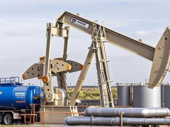 2025年全球能源转型下的石油投资新动向与关键数据解析
